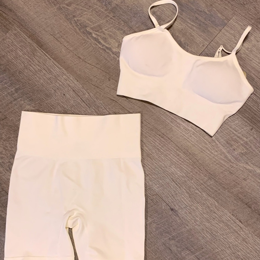 Gym Set (cream)